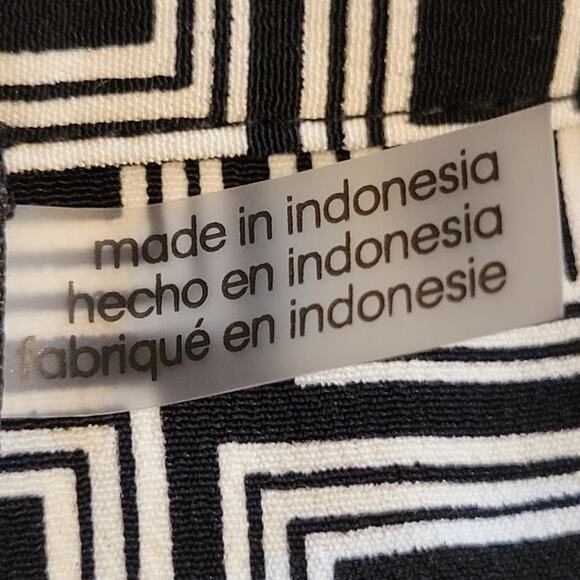 KARL LAGERFELD PARIS Women's Monogram Printed Utility Button Down Shirt Large - Picture 10 of 12